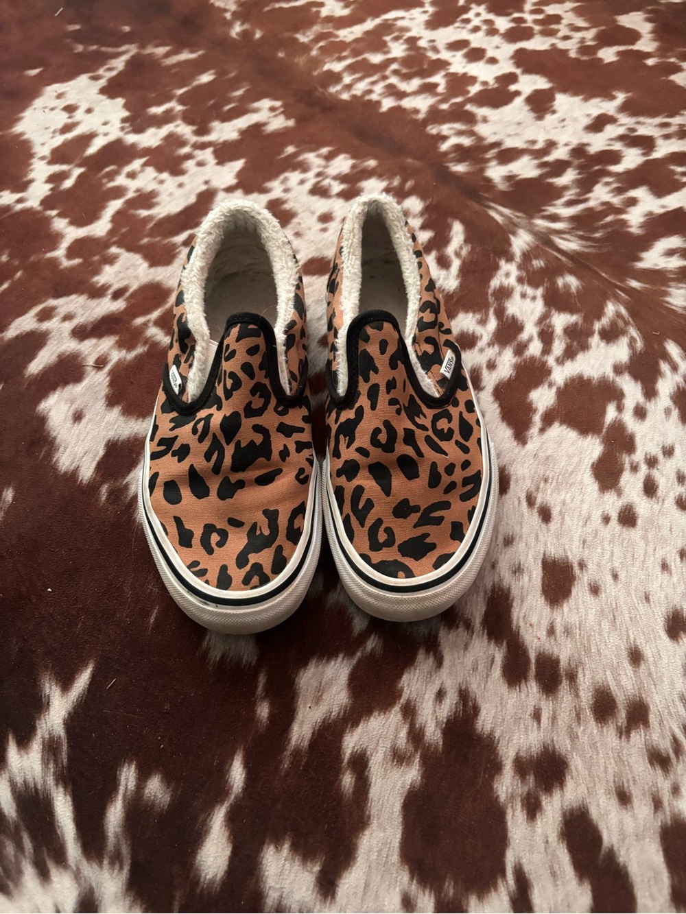 Vans Women's leopard Print Slip-On Sneakers - Brown/Black, fuzzy insole